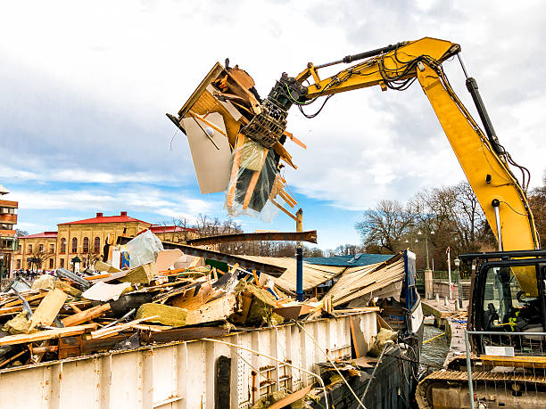 Best Garage Cleanout Services  in Lyndon, KS